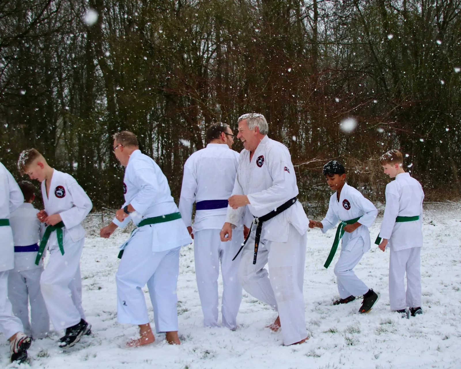 Sempai Peter en leerlingen in de sneeuw